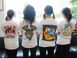 バックプリントTシャツ