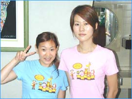 デザイナー、ポールフランクのキャラクタープリントTシャツ